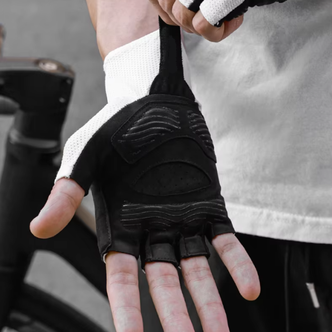 Wholesale 2 Prs of Breathable Anti Slip Half Finger Gloves for Fitness Cycling